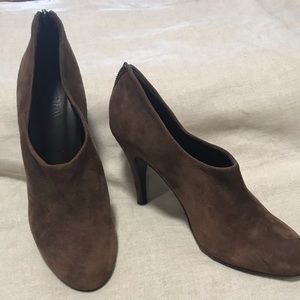 Stunning J. Crew Suede Back Ankle Zip Boots size 7